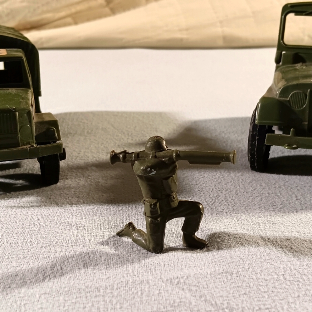 Little Green Army Men